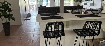 "Eagles Nest Villa" ALL AC/TV/Fans, Luxury, Modern Home