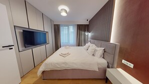 2 bedrooms, desk, iron/ironing board, free WiFi