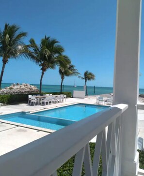 Pool - Budget friendly 4 Solo Travelers only. Please read all before booking no hot H2O (Nassau)