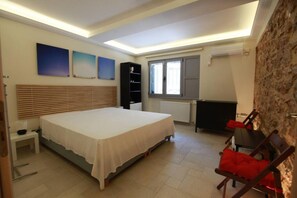 1 habitación y escritorio 