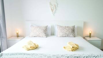 1 bedroom, iron/ironing board, internet, bed sheets
