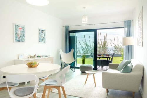 GuestReady - Cliff residence with sea views