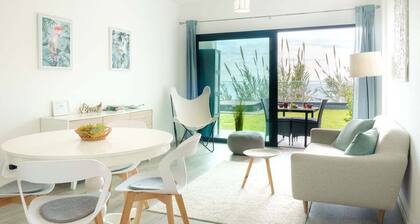 GuestReady - Cliff residence with sea views