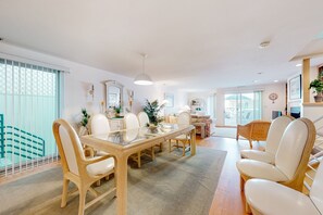 Dining - Town of Dewey Beach retreat with balcony & patio near the water - dog-friendly (Dewey Beach)