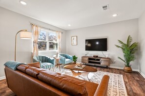 Smart TV - Midtown 4 BR for Work Stays and Home Transition (Little Rock)