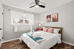 4 bedrooms, desk, iron/ironing board, WiFi