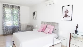 Executive Suite | Individually decorated, individually furnished, blackout drapes