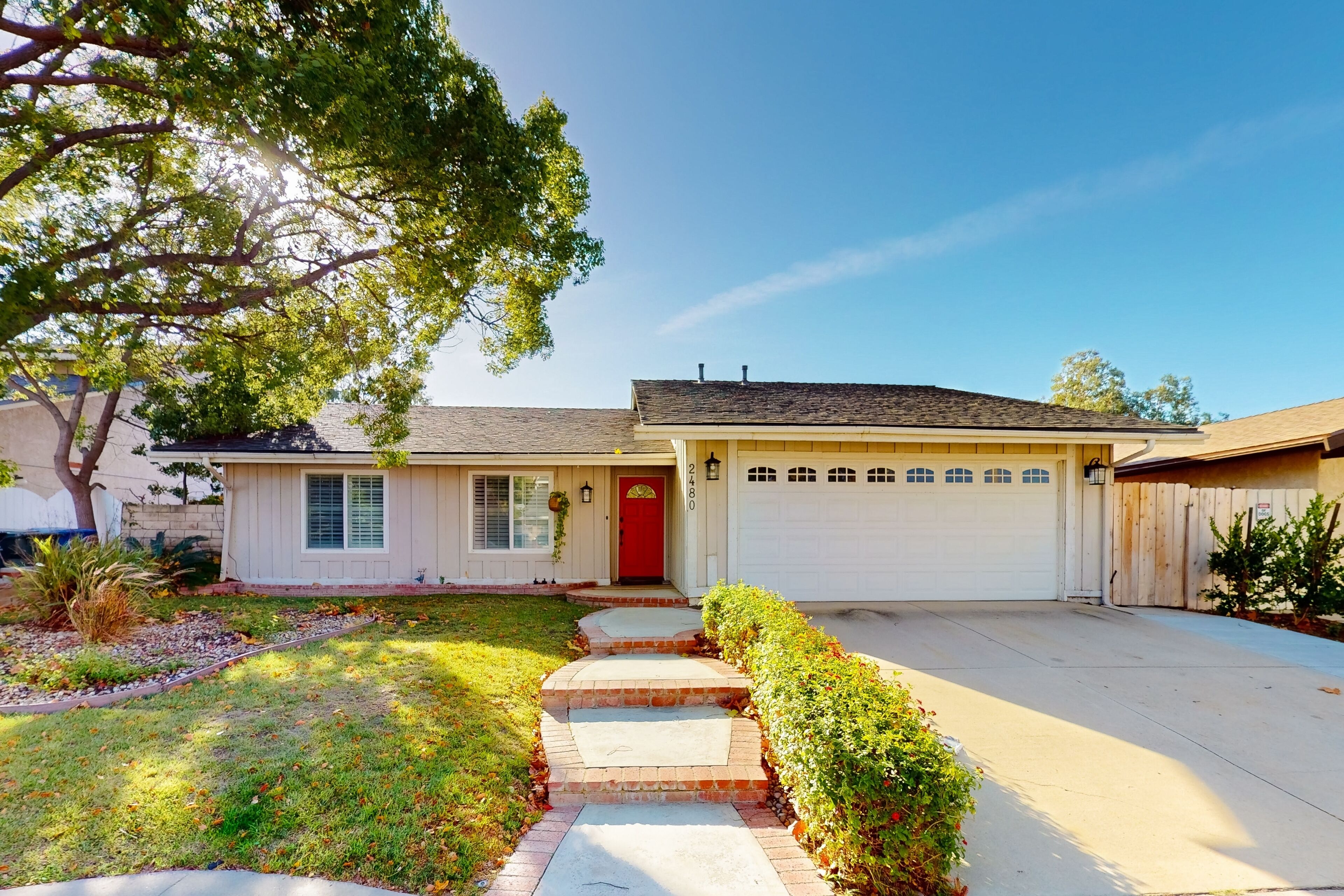 Mountain-view home with private pool, pool spa, patio, W/D, & AC