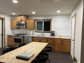 Private kitchen - Entire house close to Big and Little Cottonwood Canyons (Cottonwood Heights)