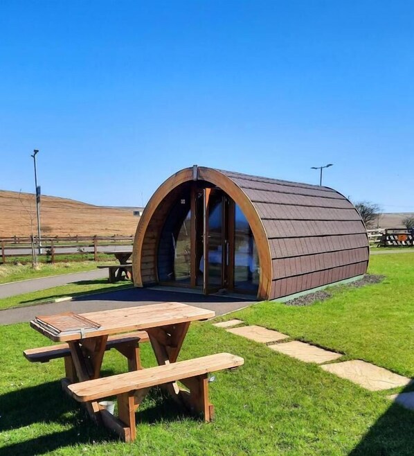 Property grounds - Standing Stones Lodge (Belfast)