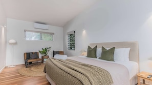 4 slaapkamers, een strijkplank/strijkijzer, gratis wifi, beddengoed