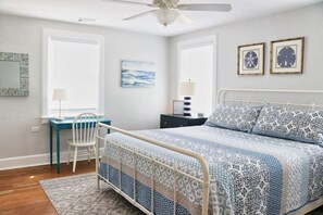 6 عدّة غرف نوم ومكواة/لوح كي وسرير سفر وواي فاي