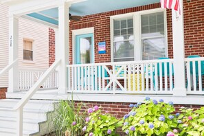 Terrace/patio - Sol Mate: Stunning Sunrises & Sunsets – Family-Friendly & Prime Location! (Cape Charles)