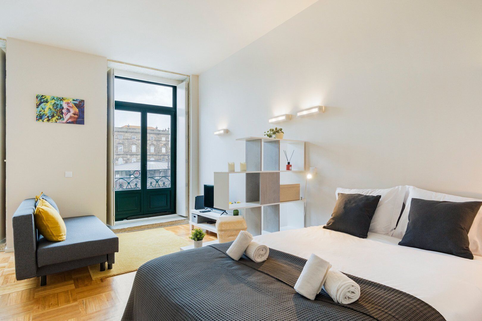 Strykjärn/strykbräda, internet och sängkläder