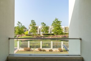 Balcony - Luxury 5B Villa Private Garden in Ras Al Khaimah (Ras Al Khaimah)