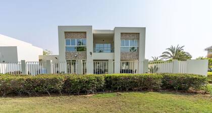 Luxury 5B Villa Private Garden in Ras Al Khaimah