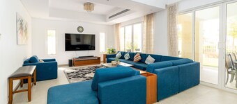 Luxury 5B Villa Private Garden in Ras Al Khaimah