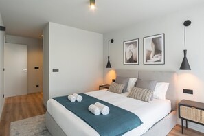 2 bedrooms, iron/ironing board, Internet, bed sheets