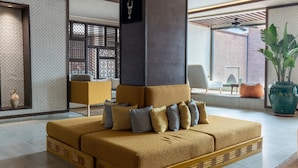 Quầy tiếp tân