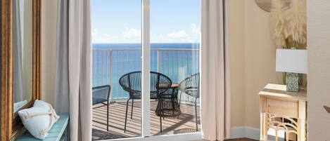 コンドミニアム ベッド (複数台) バルコニー オーシャンビュー (Tidewater Beach Resort 2000) | 内装