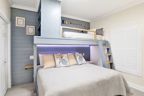 2 chambres, fer et planche à repasser, lit parapluie, Wi-Fi gratuit