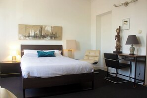 1 chambre, bureau, fer et planche à repasser, Wi-Fi gratuit