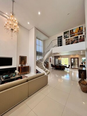 Interior - Mansion on Campeche Beach in Florianópolis - Gated Community
 (Campeche Leste Florianópolis)