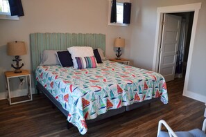 3 bedrooms, iron/ironing board, travel cot, WiFi - Waterfront Home 3BR|King bed|Private Dock (Smyrna)