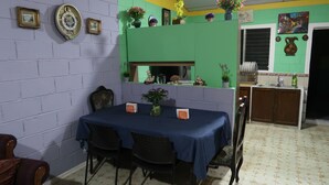 Family House | In-room dining - Palacios Hub (San Miguel)