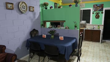 Family House | In-room dining