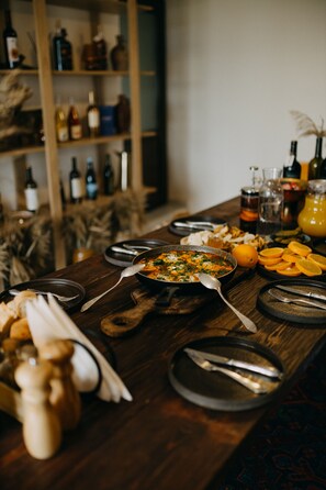 Tägliches inbegriffenes einheimisches Frühstück