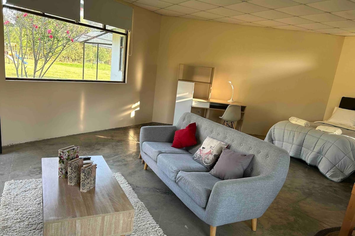 Bungalow, 1 Bedroom, Smoking, Garden View | Interior