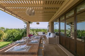 Outdoor dining - Villa Filira-Luxury Villa (Chania)