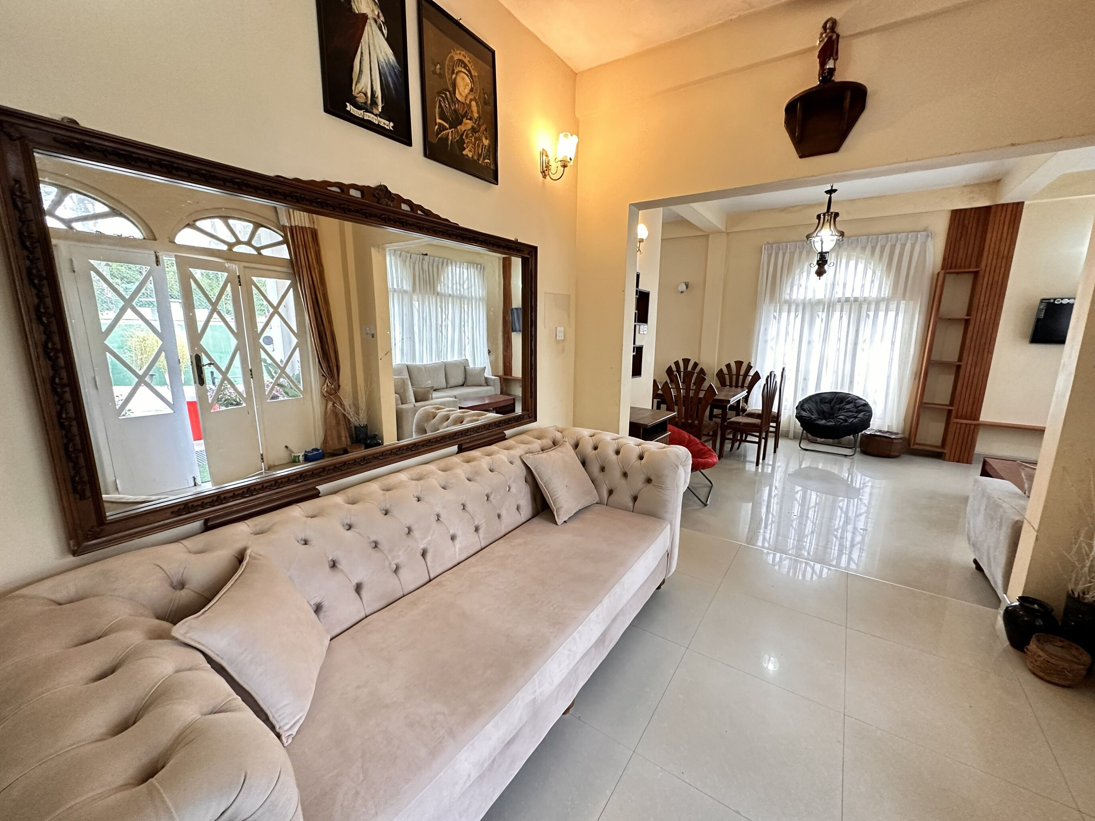 Deluxe Double Room | Living area