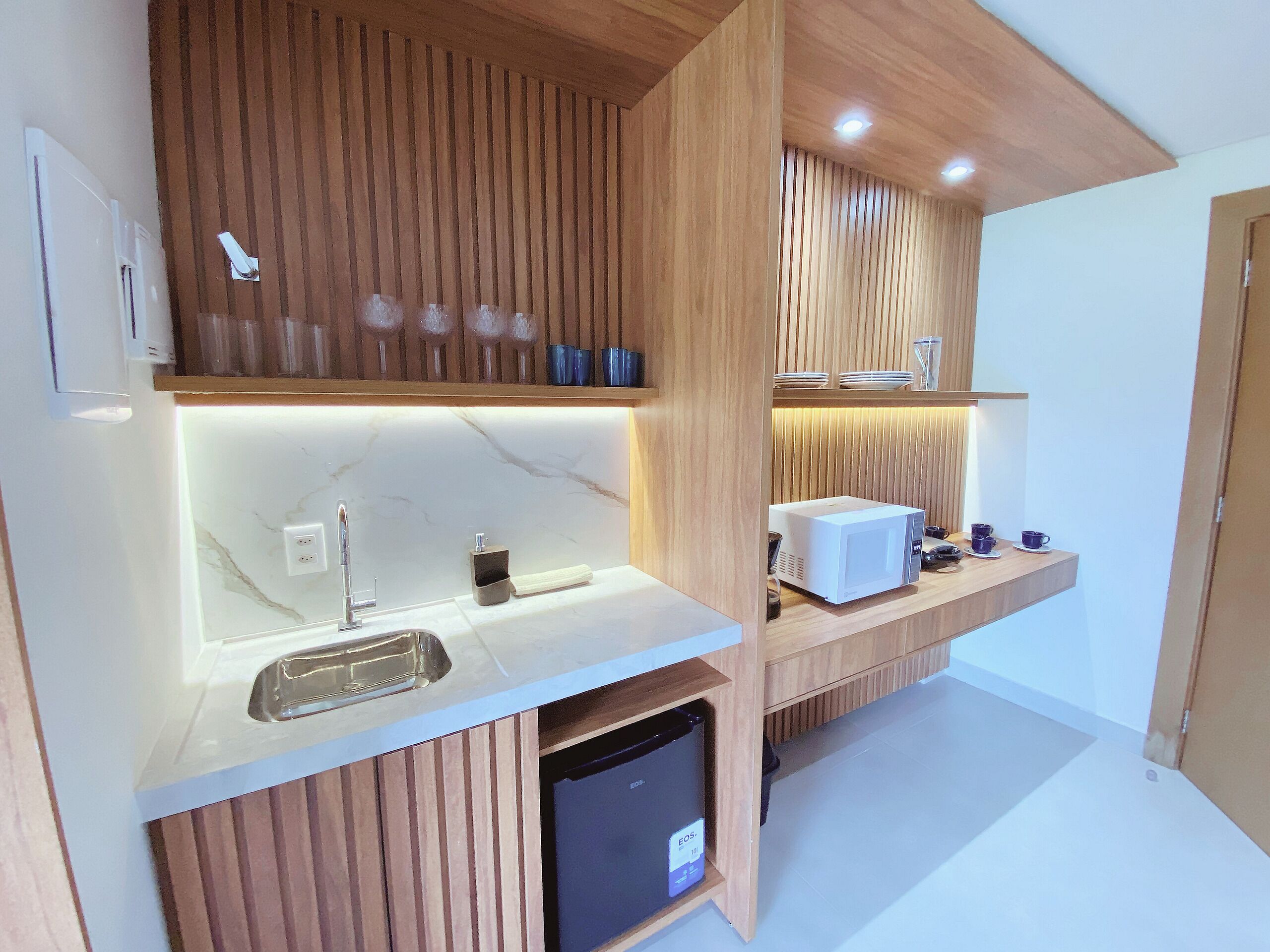 อพาร์ทเมนท์ | ครัวส่วนตัว | ไมโครเวฟ, เครื่องครัว/จาน/ช้อนส้อม