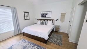 3 bedrooms, desk, iron/ironing board, WiFi