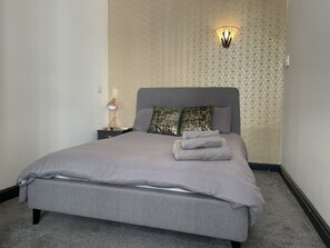 ซิตี้อพาร์ทเมนท์ | 1 ห้องนอน, เตารีด/โต๊ะรีดผ้า, Wi-Fi ฟรี, ผ้าปูที่นอน