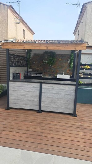 Terrace/patio - Idéalement Située, Location Villa Moderne 6 Personnes Avec Piscine (Calvisson)