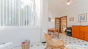 Club Apartment | Living area | Flat-screen TV