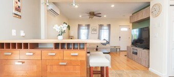 Cozy Boston Homestead : Sleeps 8, Pet Friendly