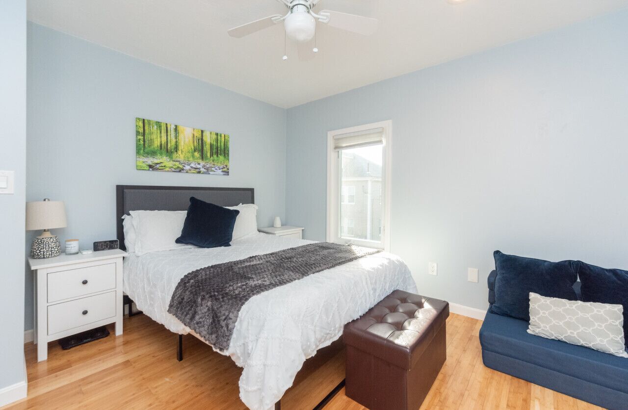 3 bedrooms, desk, iron/ironing board, free WiFi