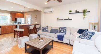 Cozy Boston Homestead : Sleeps 8, Pet Friendly