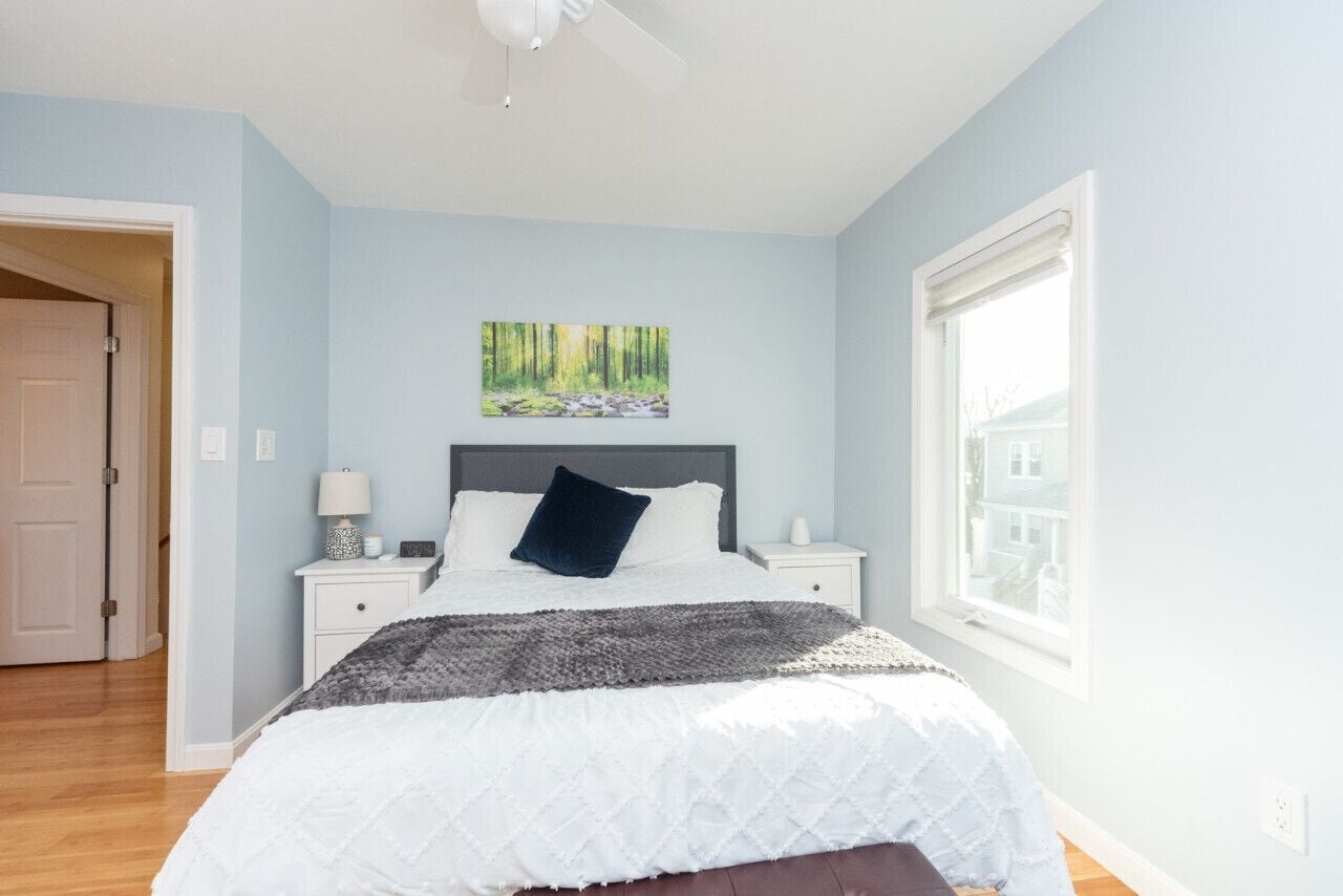 3 bedrooms, desk, iron/ironing board, free WiFi