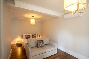 Standard Room | Egyptian cotton sheets, premium bedding, memory foam beds, minibar