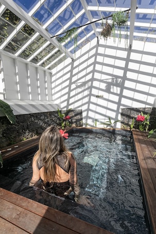 15 outdoor pools, sun loungers