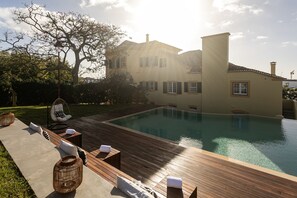 15 outdoor pools, sun loungers