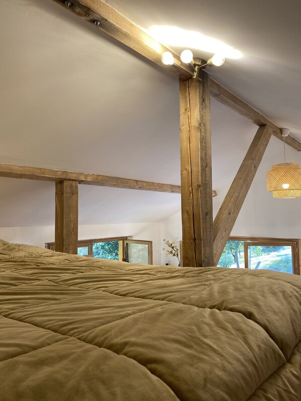 1 bedroom, iron/ironing board, travel cot, free WiFi