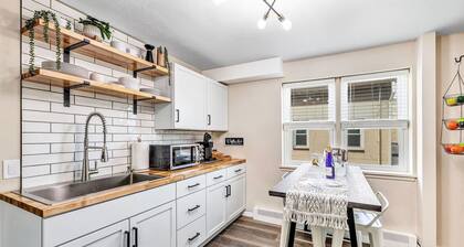 Walking Distance to Everything- Newly Renovated