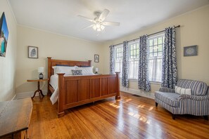 4 slaapkamers, een strijkplank/strijkijzer, wifi, beddengoed