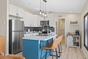 Fridge, microwave, oven, stovetop - Getaway at the Dunes (Alamosa County)